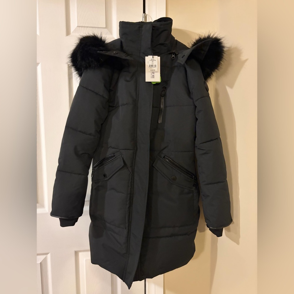 Noize Black Outerwear with Faux Fur Trim
(size small) (RATED FOR -30)
